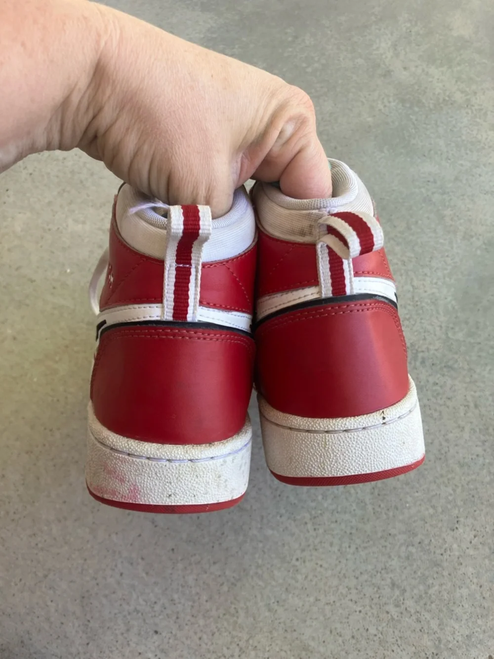 Reebok Resonator Mid Red and White Leather Sneakers, 7